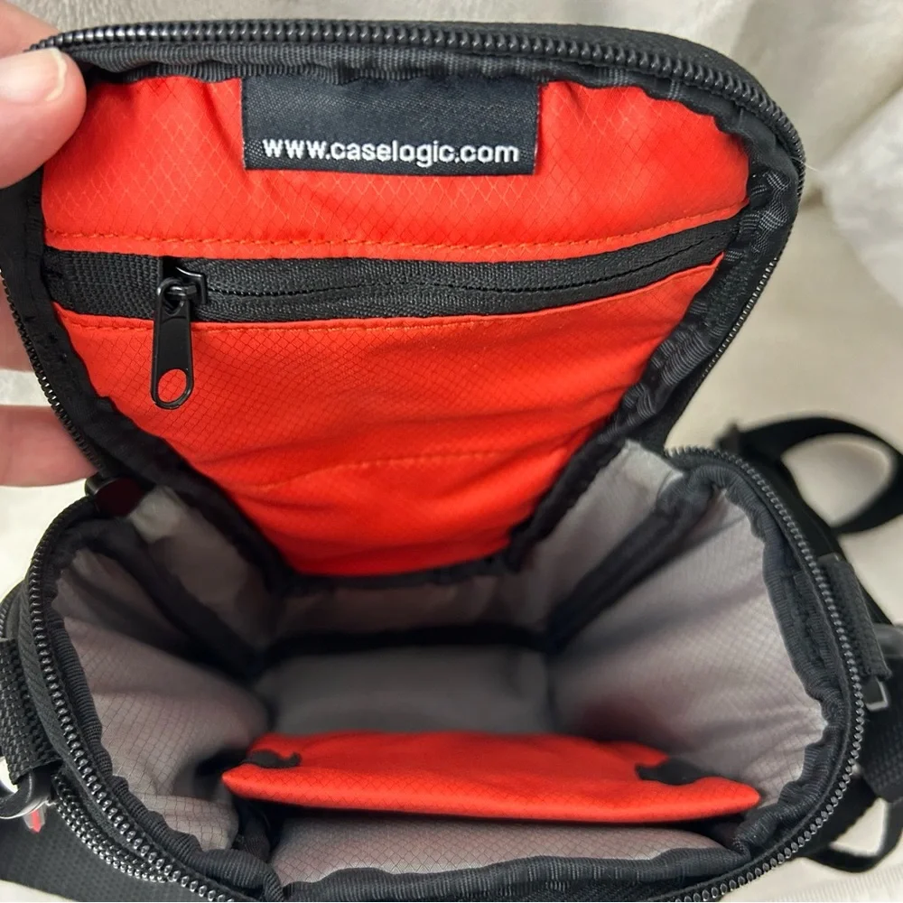 Case Logic Black Travel Camera Bag‎ Orange Piping Small
